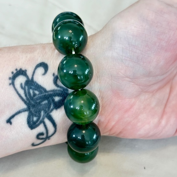 Large Green Nephrite beaded stretchy bracelet, type of Jade. - Picture 7 of 14